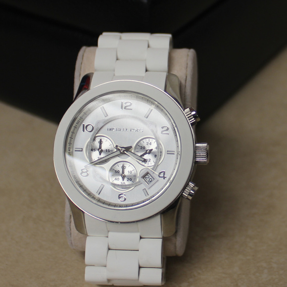 MICHAEL KORS MK8108 Runway Chrono Unisex Watch